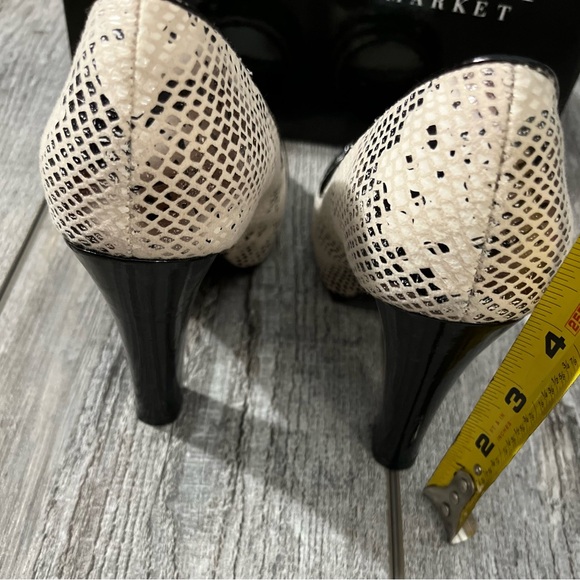White Black Market 4” Patent Leather Block Heels Reptile Pattern - 6 - Picture 6 of 7